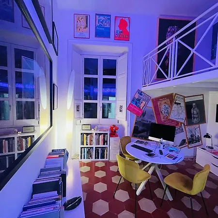 Hackert Art Apartment